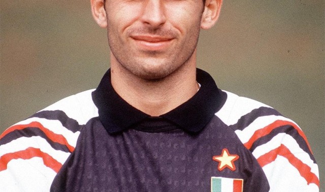 竞技宝APP-飘忽不定的门将，能单赛季吃3次红牌，也能42岁意甲扑点球